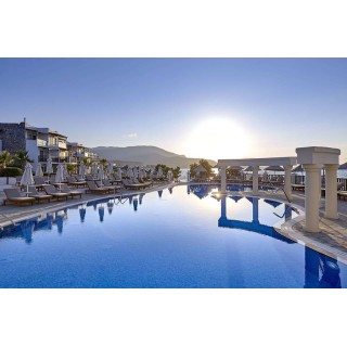 Alexander Beach Hotel & Village Resort