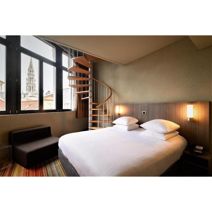 Alma Grand Place Hotel