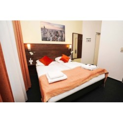 Berlin - Frankfurt am Main - Hotel Little Paris
