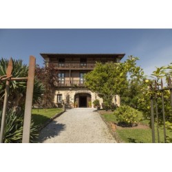 Berlin - Solares - La Casona de Hermosa