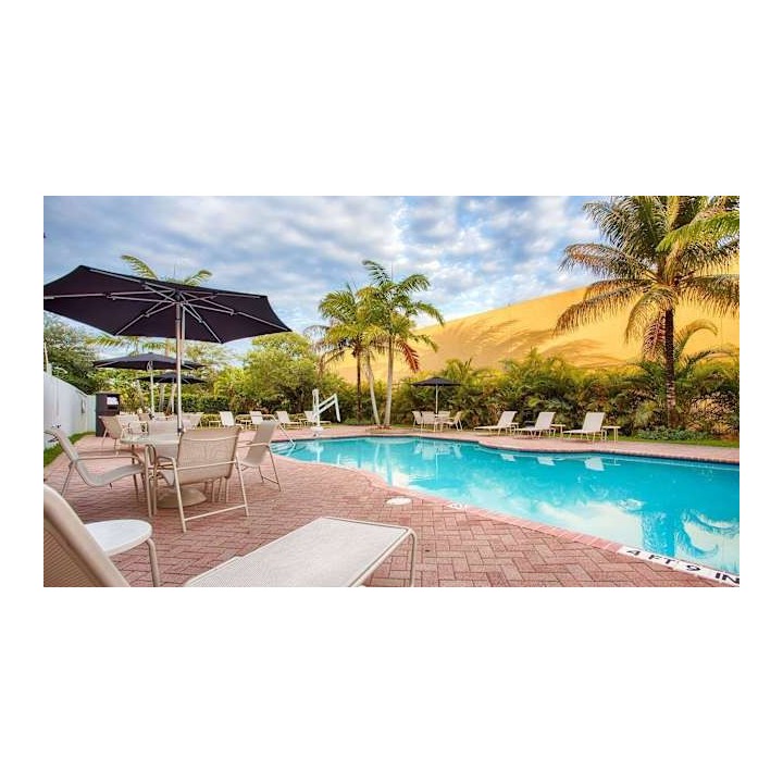 Best Western Plus Hotel Miami Airport West Inn & Suites