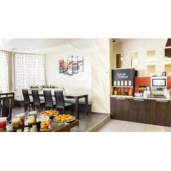 City Avenue Hotel