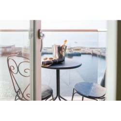 Clarion Hotel Sea U