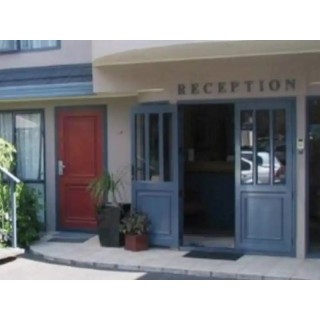 Cornwall Park Motor Inn