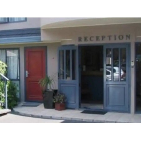 Cornwall Park Motor Inn