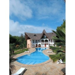 Düsseldorf - Diani Beach - Raquel's Bliss Hotel Diani