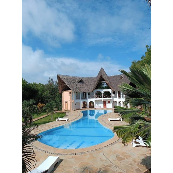 Düsseldorf - Diani Beach - Raquel's Bliss Hotel Diani