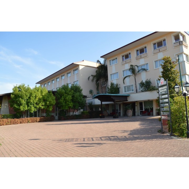 Düsseldorf - Monopoli - Semiramide Palace Hotel