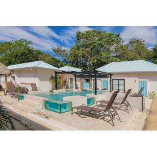 Düsseldorf - Tamarindo - Villas VR Beachwalk Avellanas