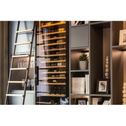 EA Hotel Manes