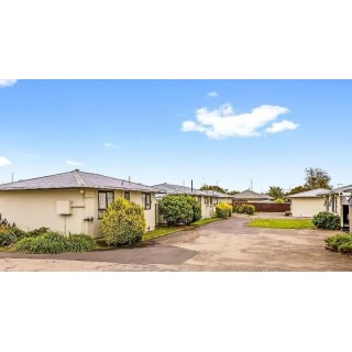 Econo Lodge Canterbury Court Motel