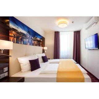 Favored Hotel Domicil