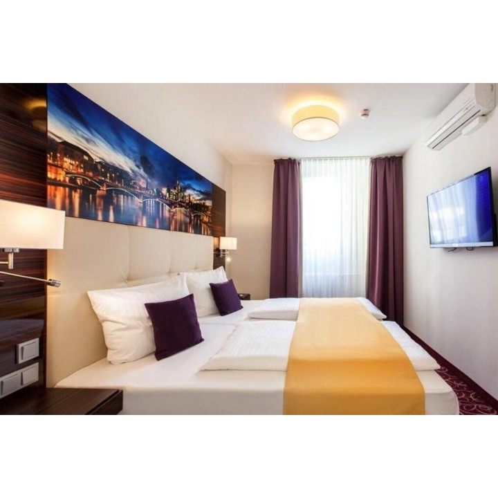 Favored Hotel Domicil