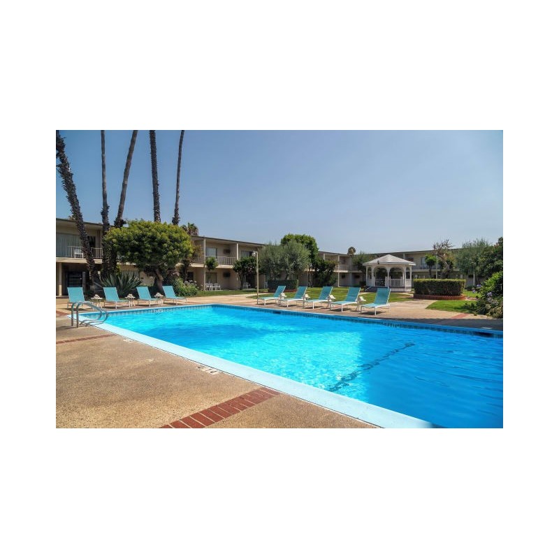 Golden Sails Hotel