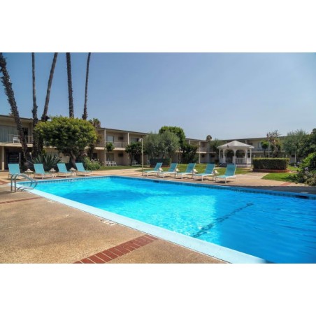 Golden Sails Hotel
