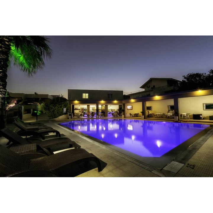 Hillside Studios & Apartments