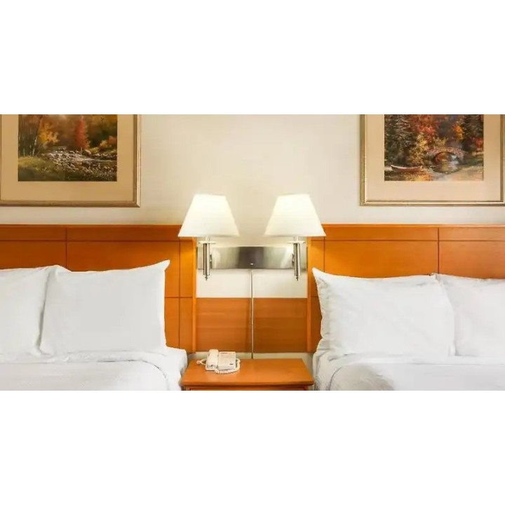 Travelodge by Wyndham Edmonton East