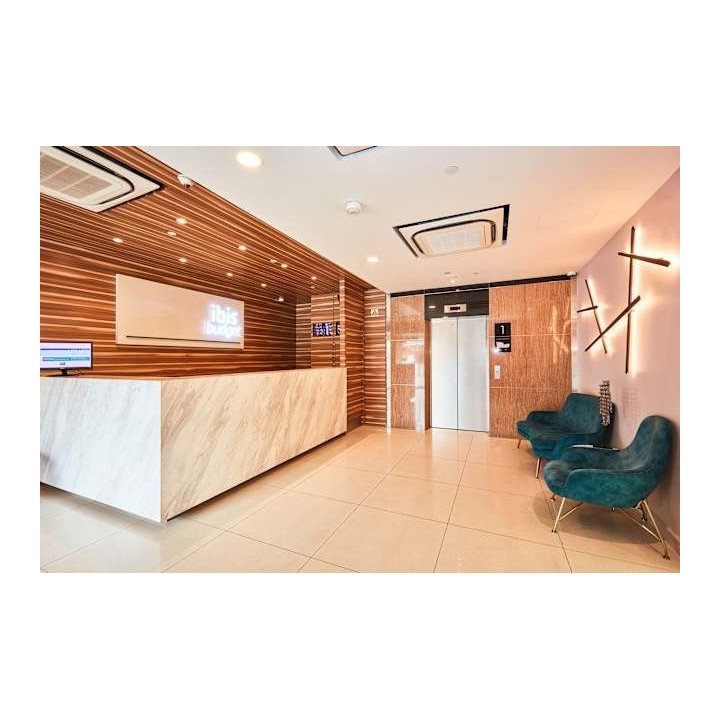 ibis budget Singapore Crystal