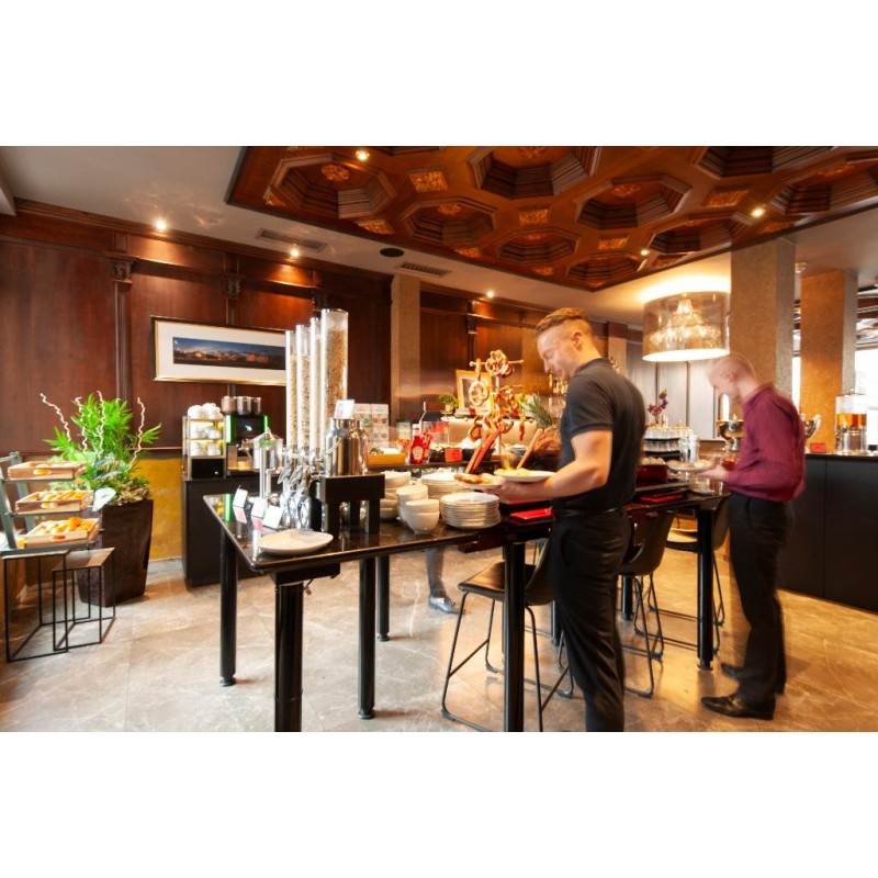 KINGs Hotel First Class