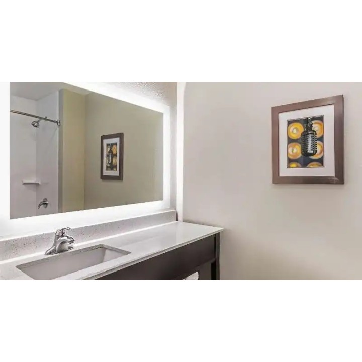 La Quinta Inn & Suites by Wyndham Kansas City Beacon Hill