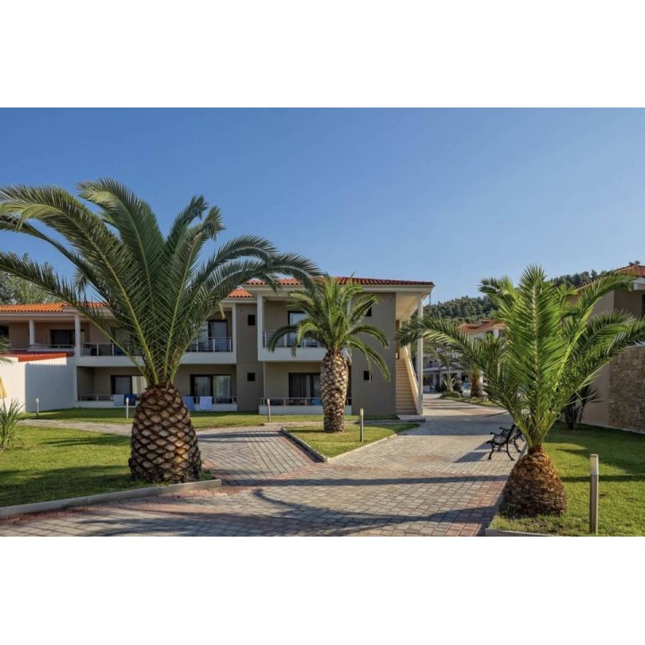 Lagomandra Beach Hotel & Spa