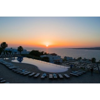 Theo Sunset Bay Hotel