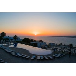 Theo Sunset Bay Hotel