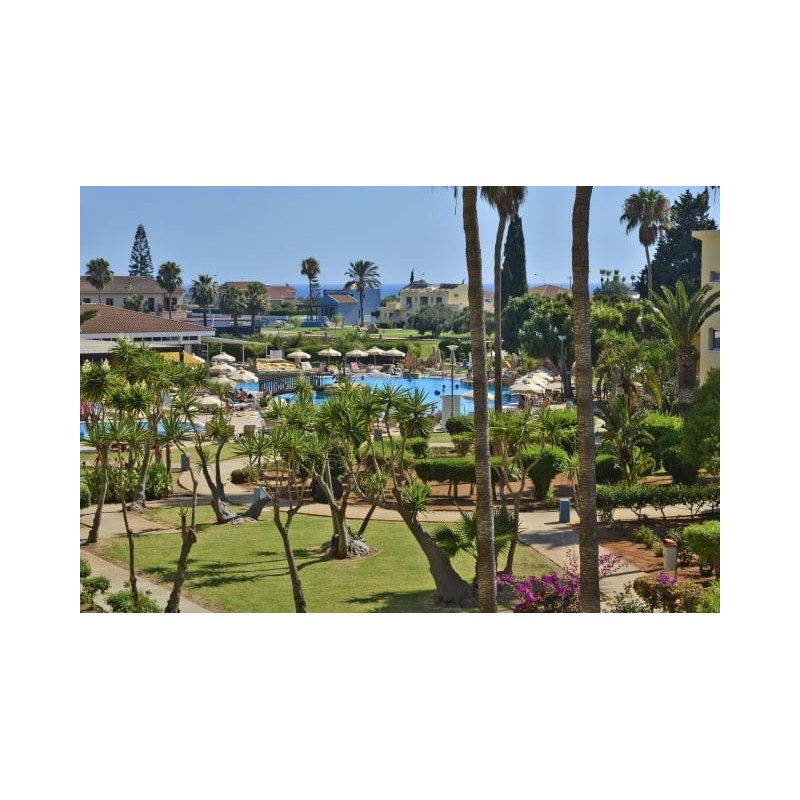 Makronissos Village Club