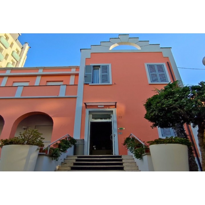 München - Abruzzen, Italien - Amadei Hotel Blumen