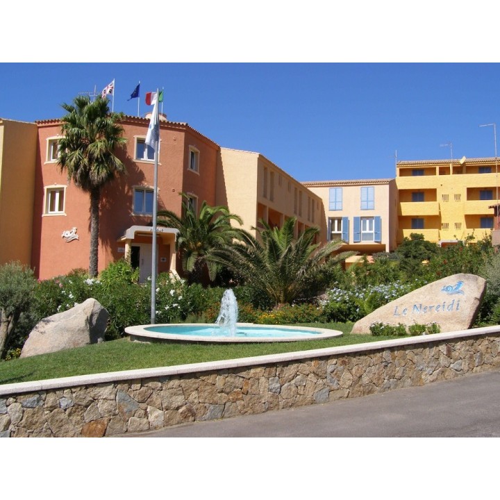 München - La Maddalena - LE NEREIDI Hotel & Residence con Piscina-Tennis-Fitness-Parcheggio coperto-Sala Conferenze