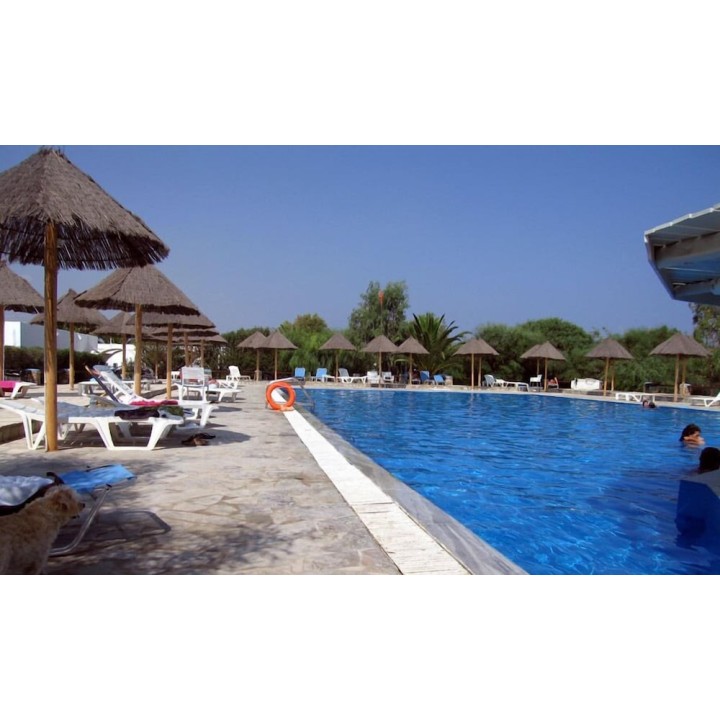 München - Naoussa, Paros - Surfing Beach Village Paros