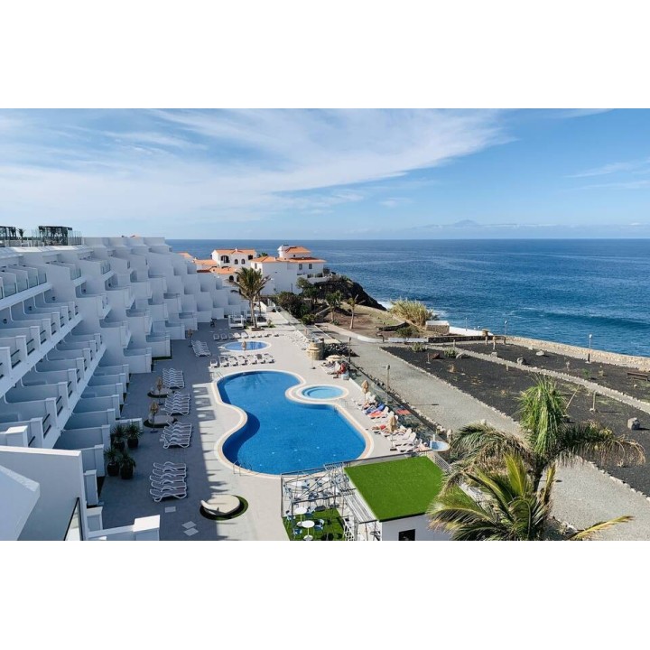 Occidental Roca Negra Adults Only