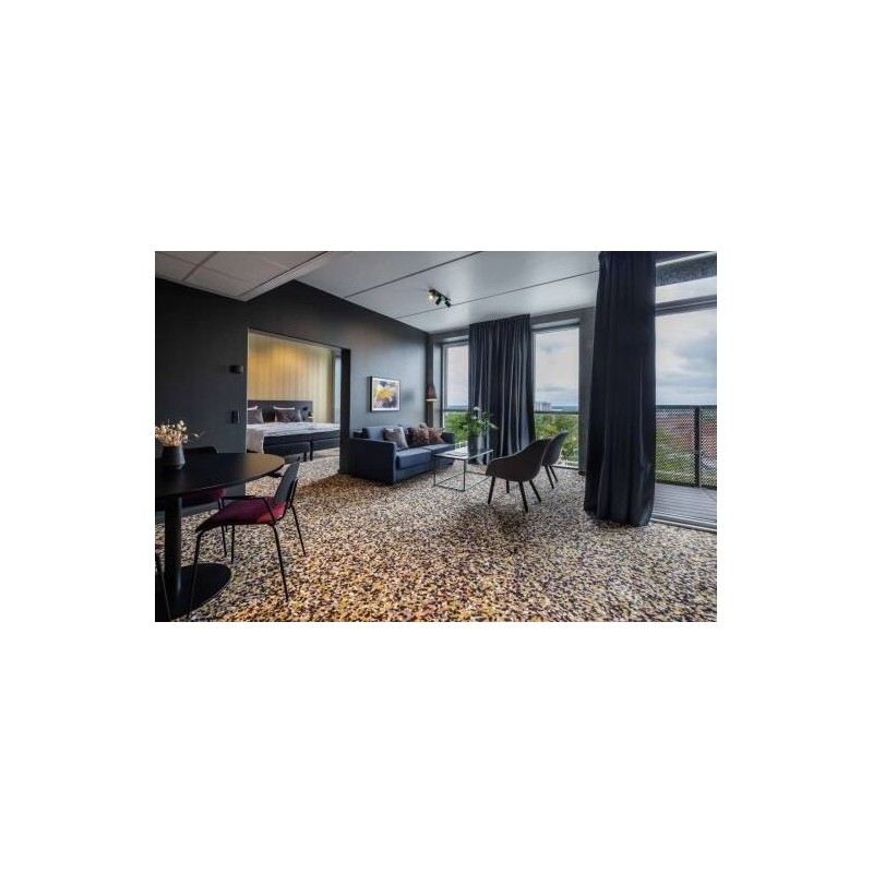Peak 12 Hotel