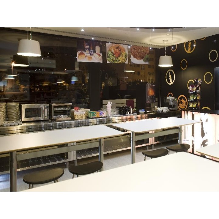 Star Inn Porto - Low Cost Design Hotel