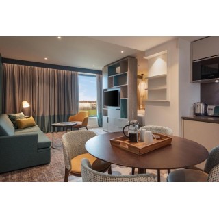 Staybridge Suites London - Heathrow Bath Road