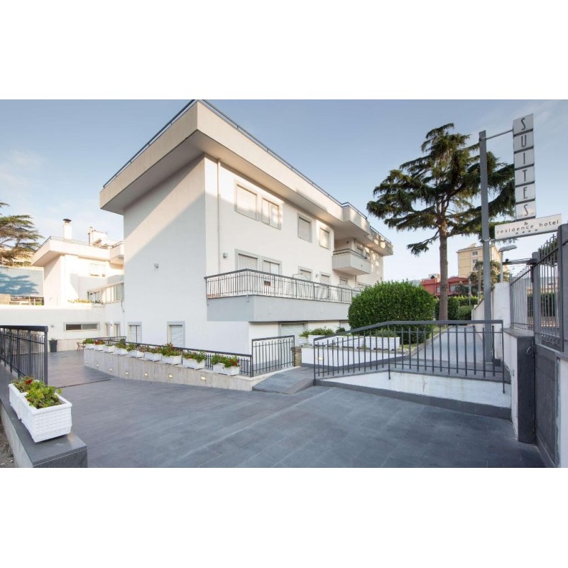 Suites & Residence