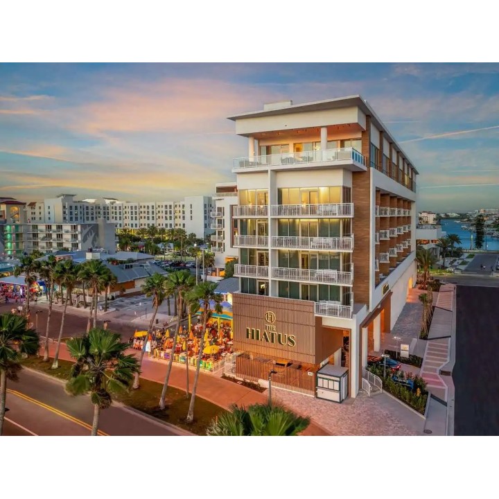 The Hiatus Clearwater Beach, Curio Collection by Hilton