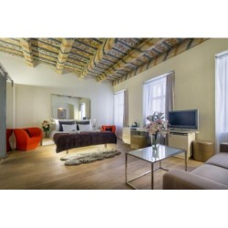 Three Storks Hotel