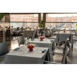 Twenty One Hotel