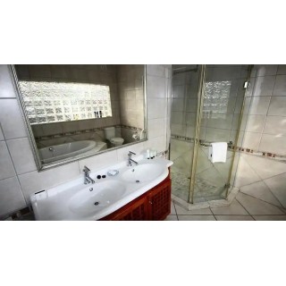 Whalesong Guest House