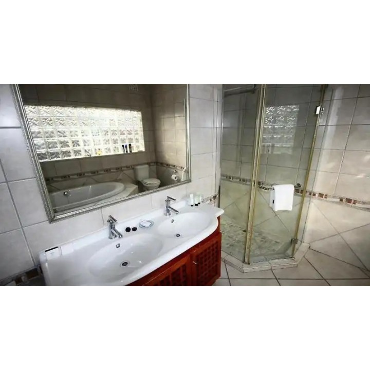 Whalesong Guest House