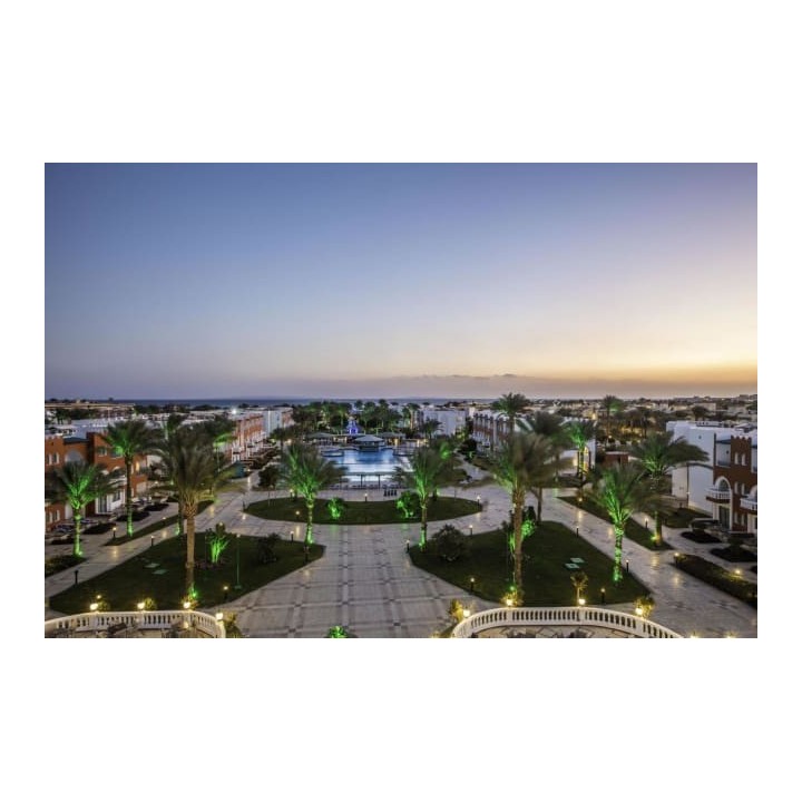 SUNRISE Garden Beach Resort