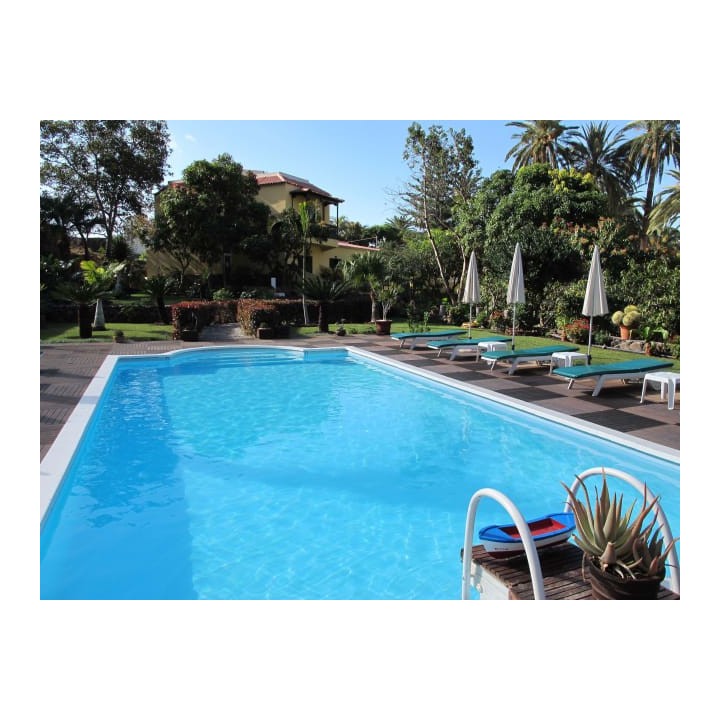 Finca La Roseta und Appartements Borbolán