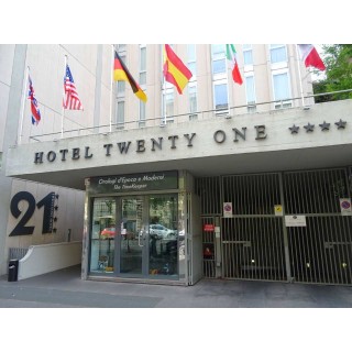Twentyone Hotel