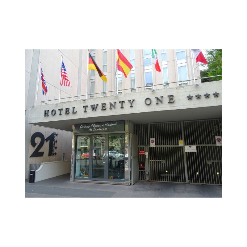 Twentyone Hotel