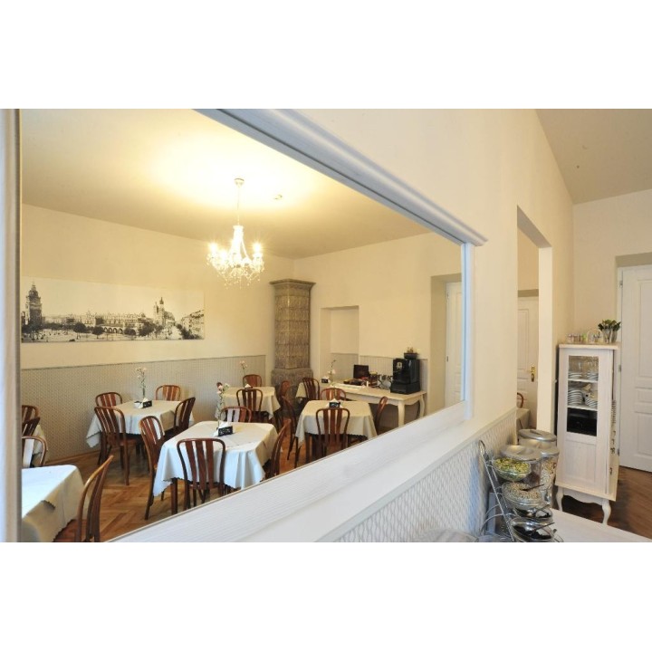 Kosmopolita Guest Rooms