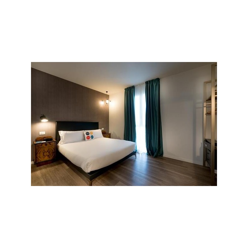 Up Hotel