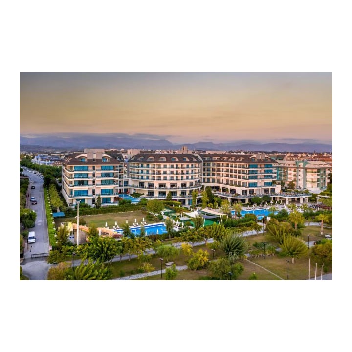 Commodore Elite Suites & Spa - Adults only