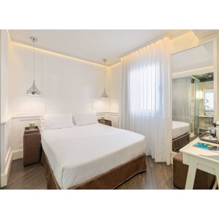Hotel H10 Universitat