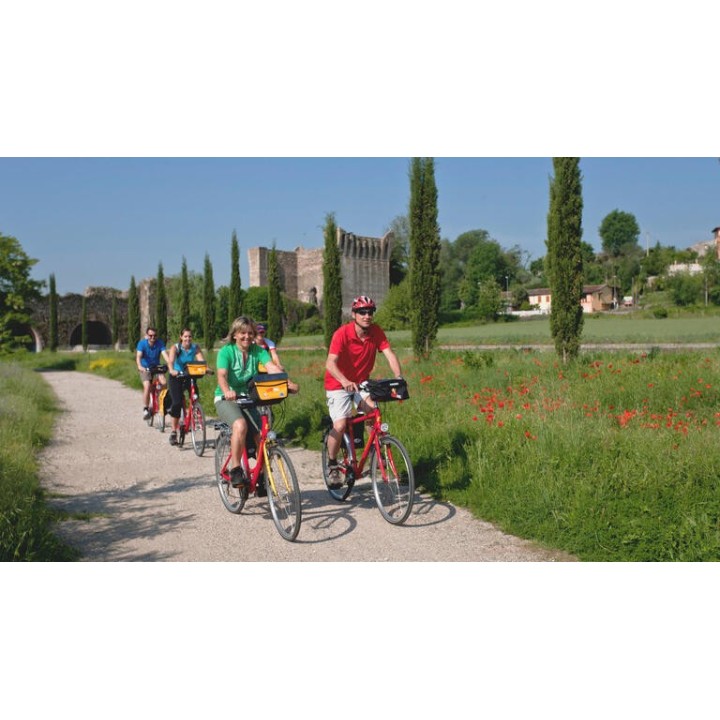 Eigene Anreise Italien - Südtirol & Venetien: Von Bergpanoramen bis ans Meer auf zwei Rädern